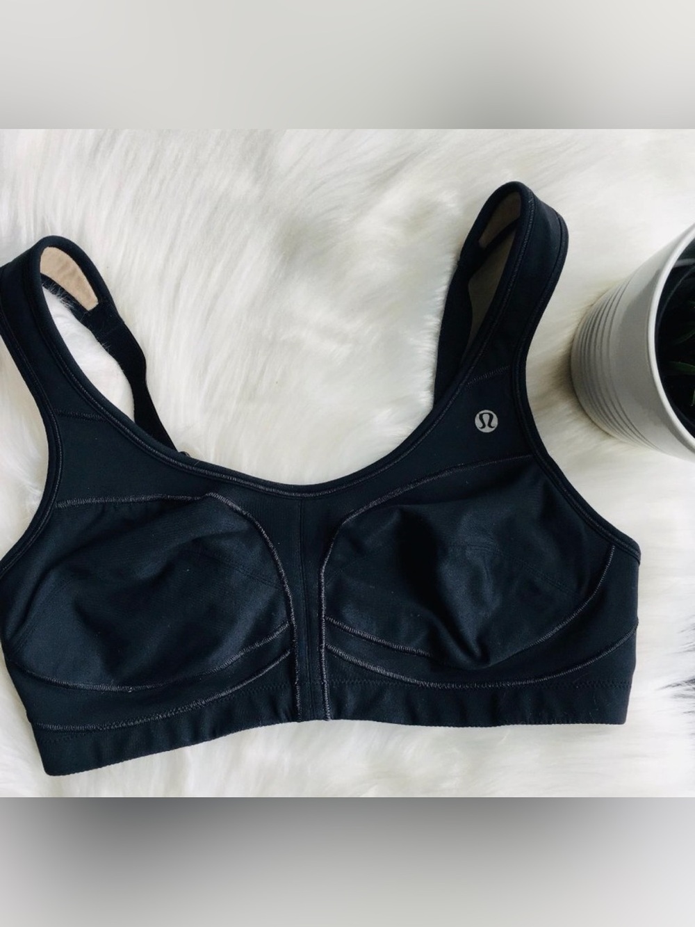 LULULEMON Black Ta Ta Tamer Adjustable Strap Sports Bra Womens Size 32 B C EUC